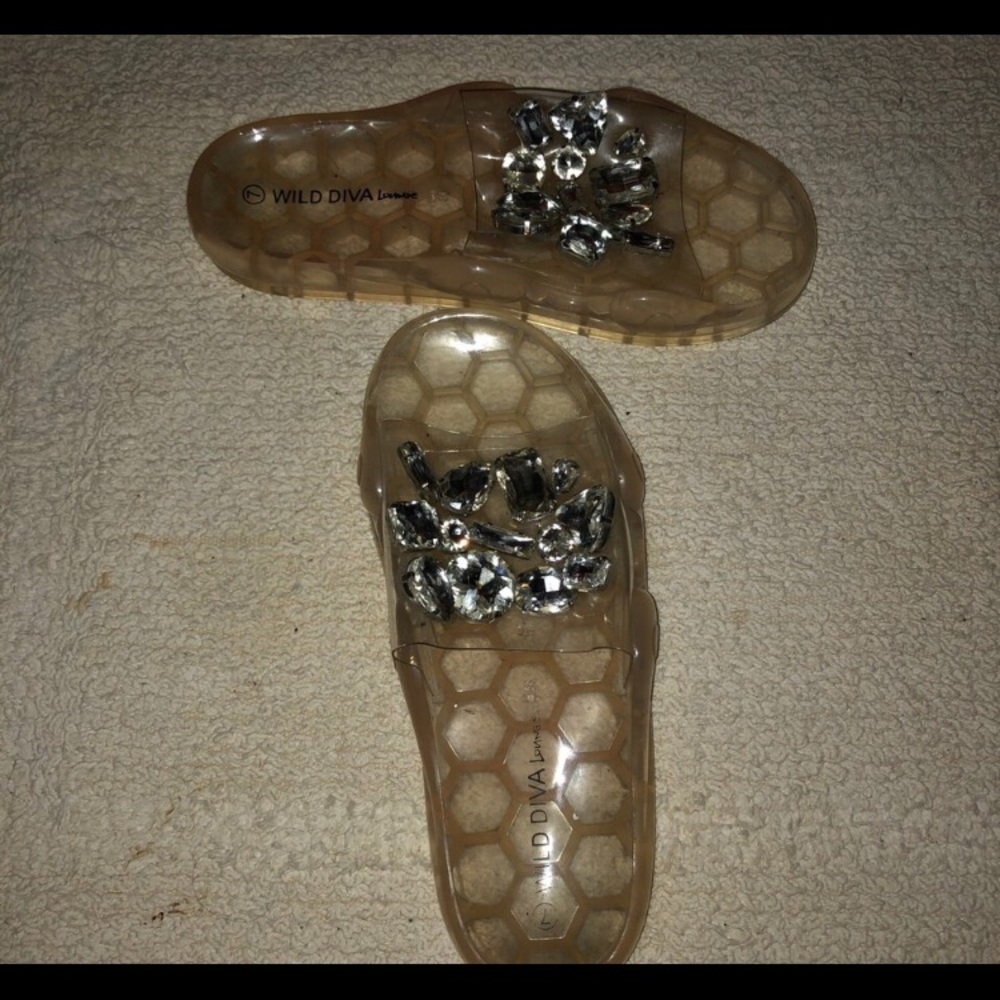 Flats - Picture 2 of 4